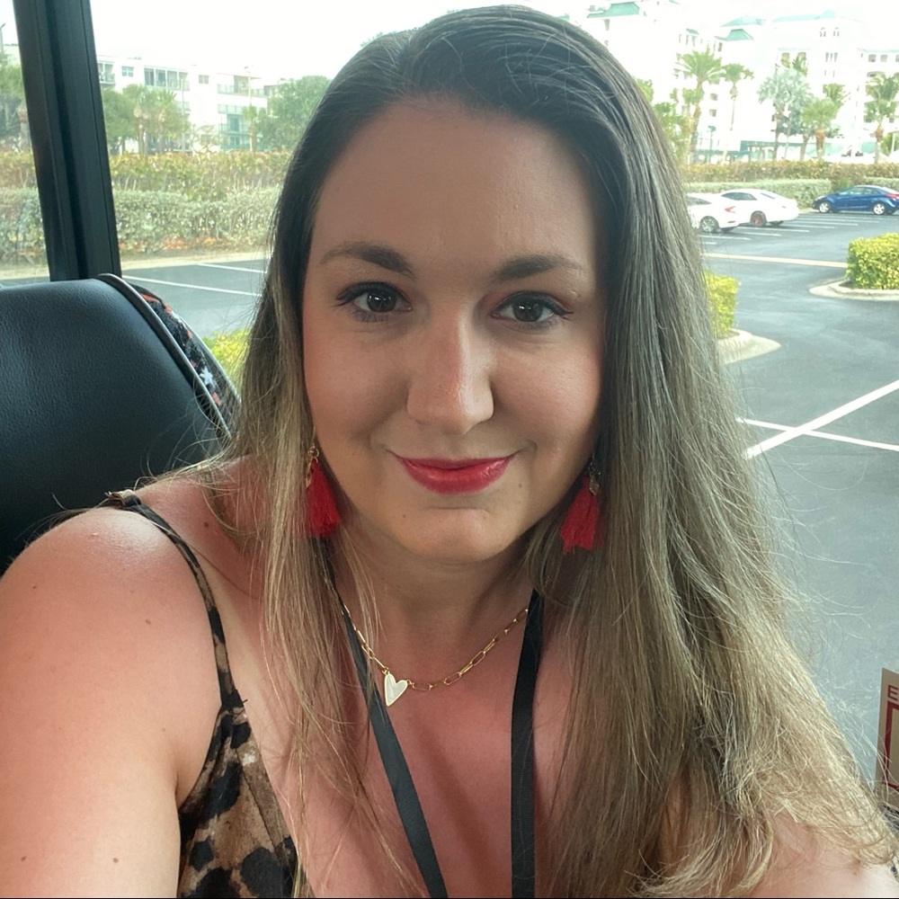 Meet your Posher, Courtney